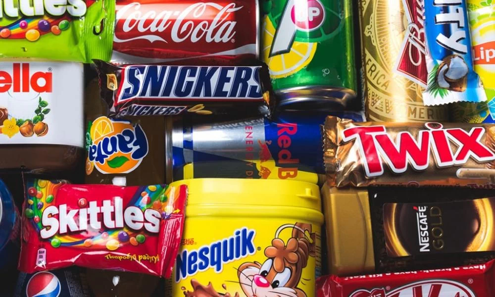 Τροχοπέδη το delivery των supermarket στη πώληση τσίχλας και σνακ